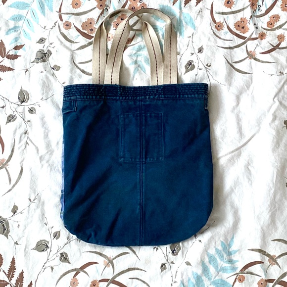 Adorable hollister navy and plaid tote bag💙 - Picture 2 of 10